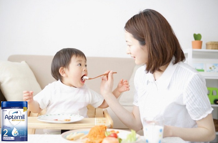 Sữa Aptamil Advanced Anh số 2 lon 800g cho trẻ 6-12 tháng tuổi